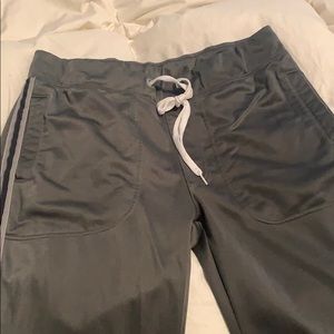 Converse Men’s track pants, gray